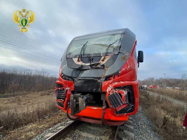 Столкновение электрички и грузовика под Челябинском попало на видео