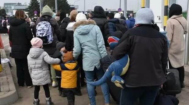 У поляков поменялось отношение к мигрантам из Украины – "кого-то обокрали, у кого-то увели мужа"
