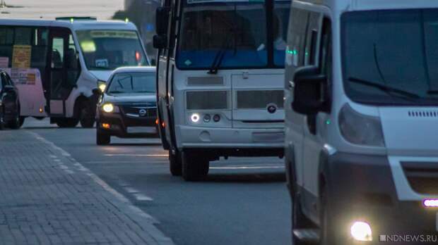 В Челябинске пассажир автобуса полоснул водителя по лицу «розочкой»