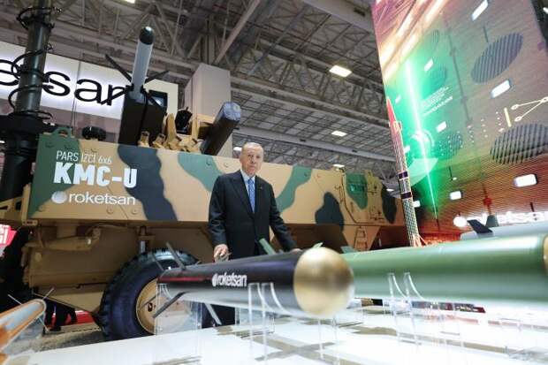 Реджеп Эрдоган на выставке IDEF’23