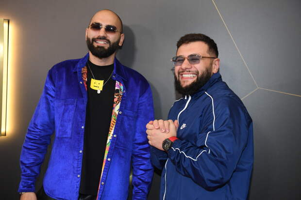 Российскому рэперу подарили виртуальное оружие за миллион рублей