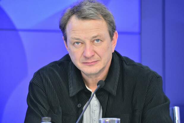 Телеведущий Башаров раскритиковал роман участников шоу «Битва экстрасенсов»