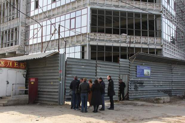 Мэр Рязани поручила навести порядок на стройплощадке ТЦ в Дашково-Песочне