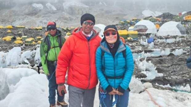 Альпинистка из Непала установила мировой рекорд по подъему на Эверест