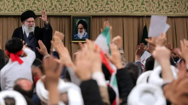 На те же грабли: Иран срочно ищет «коммуникации» с США – Reuters