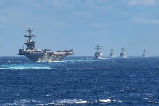 Иран поджег танкер США ракетами в отместку за потопленный фрегат