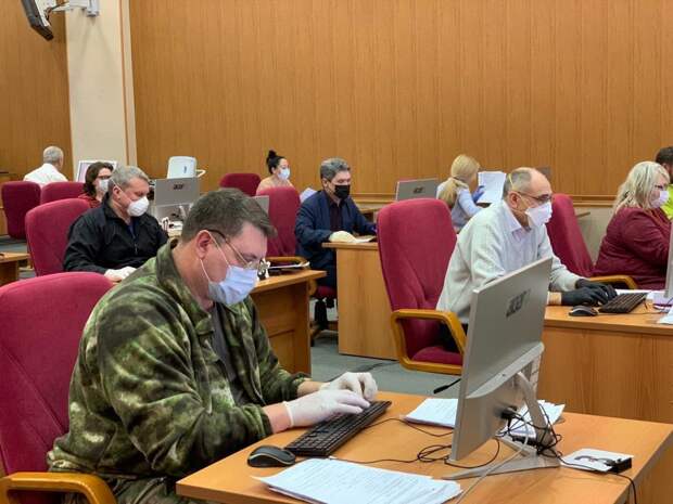 Обработка анкет / Фото: Пресс-служба Управления по ЮВАО Департамента ГО и ЧС г. Москвы