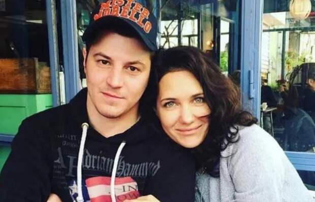 «Белла твоя копия»: 10-летняя дочь «самой красивой пары» Климовой и Месхи — как любовь на съемках обернулась разводом, и почему отец не пришел на день рождения?