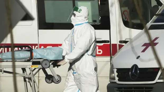 Вирусолог Семёнов: «омикрон» вызывает пневмонию быстрее других штаммов