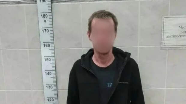 Житель Евпатории устроил шопинг за чужой счёт