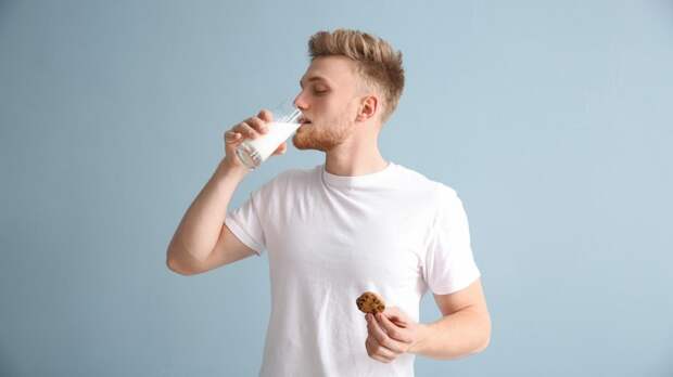 Возможно, те, кто пьет много молока, вообще придерживаются нездоровой диеты