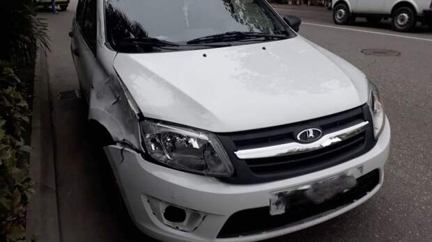 Авария дня.  В Сочи под колесами автомобиля погибла пожилая женщина авария, авто, авто авария, видео, дтп, пешеход, пешехода сбили, смертельное дтп