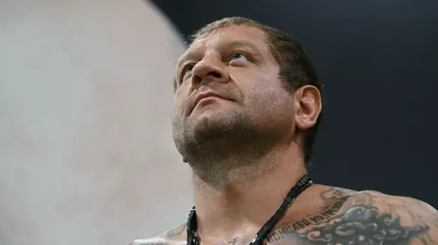 Обнародована дата боя на голых кулаках Александра Емельяненко с Монсоном