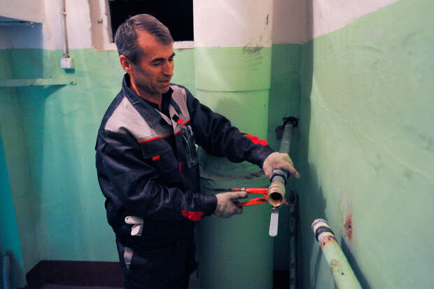 "Работа.ру": больше всего в России зарабатывают работники сферы ЖКХ