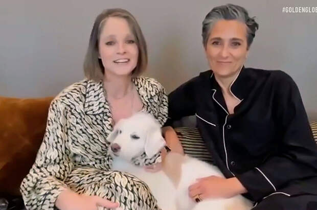 Редкий выход: Джоди Фостер появилась на премии "Золотой глобус" вместе со своей женой Александрой Хедисон