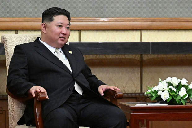 Парлмент КНДР переизбрал Ким Чен Ына на пост главы Госсовета