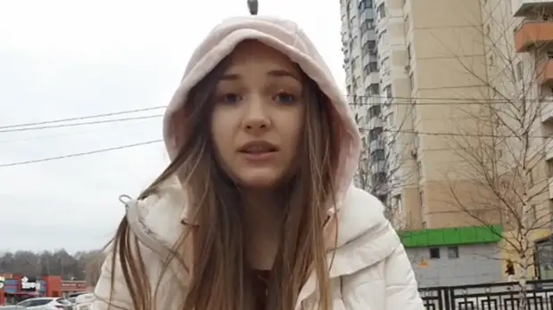 «Небрежно кинула девочку в кроватку»: родители предложили лицензировать деятельность нянь после инцидента с их ребёнком