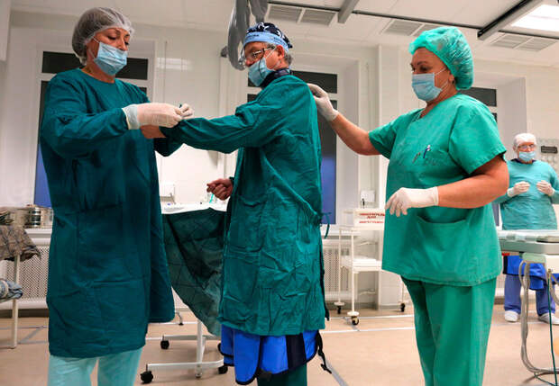 Уральские хирурги прооперировали сердце через ногу
