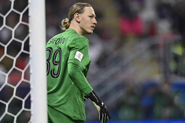 Сафонов и Забарный стали худшими игроками матча "ПСЖ" по версии WhoScored
