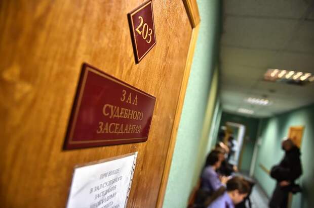 Подравшихся с игроками из ФСБ хоккеистов осудят спустя полтора года