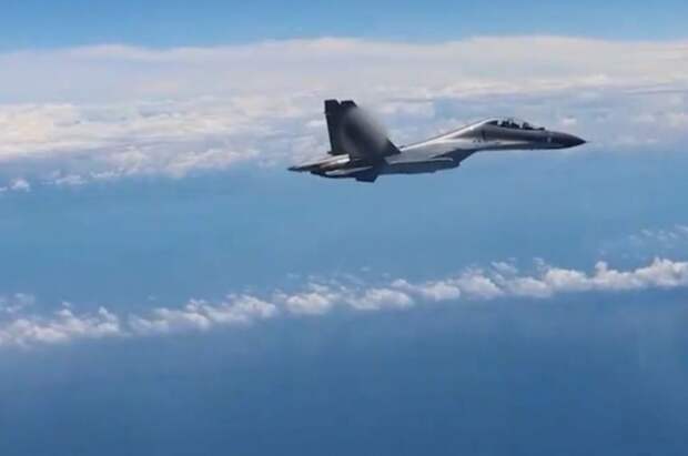 СМИ: авиация КНР за сутки совершила 68 боевых вылетов в районе Тайваня
