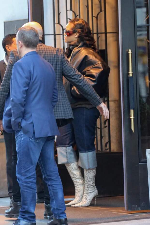 Рианна и A$AP Rocky увеличили количество охраны после стрельбы в их доме