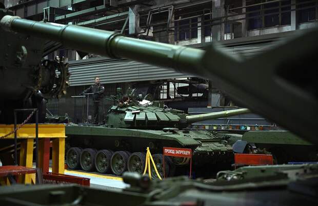 Основной поставщик танков в России опроверг слухи о сокращениях