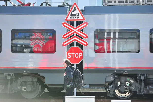 Почти 250 иностранцев эвакуировались на бронепоезде с Украины в Крым