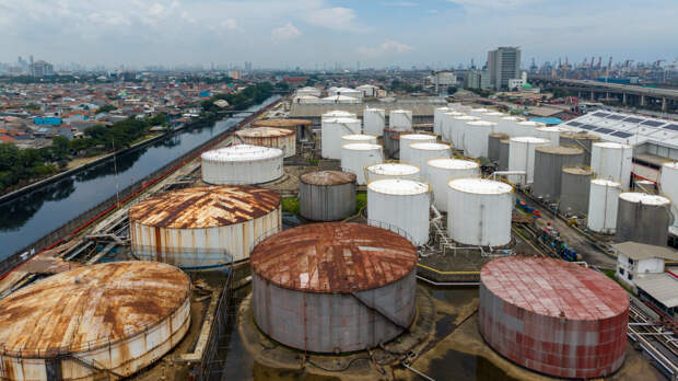 Нефть выросла в цене на фоне ударов США и Израиля по Ирану