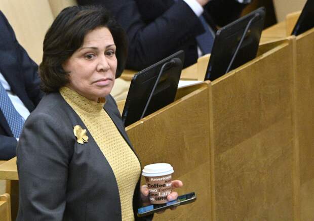 Роднина признала невозможность просмотра российского футбола без пива