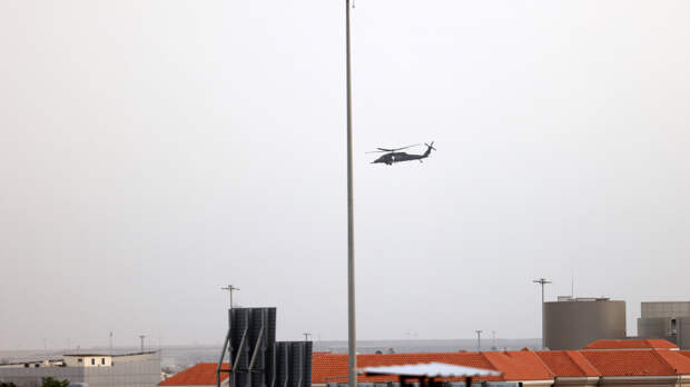 Вертолет вооруженных сил Катара рухнул в море близ побережья страны