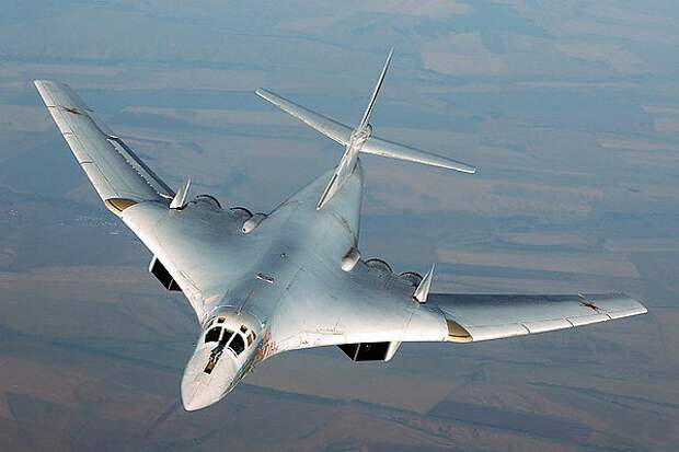 Флагман дальней авиации России — сверхзвуковой ракетоносец Ту-160.