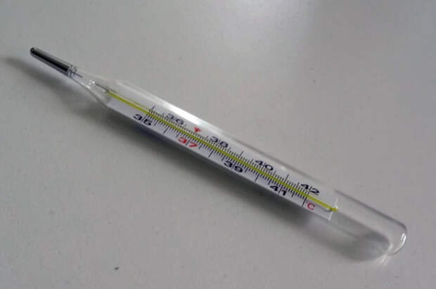 Мужчина 20 лет носил в себе ртутный градусник, который проглотил в детстве