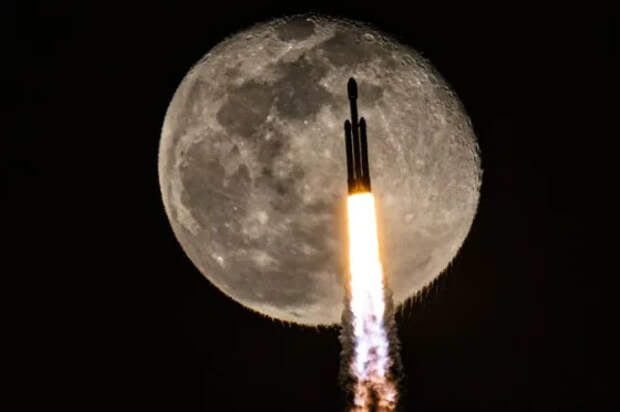 SpaceX получила контракт на запуск четырёх ракет Falcon Heavy для миссий национальной безопасности США