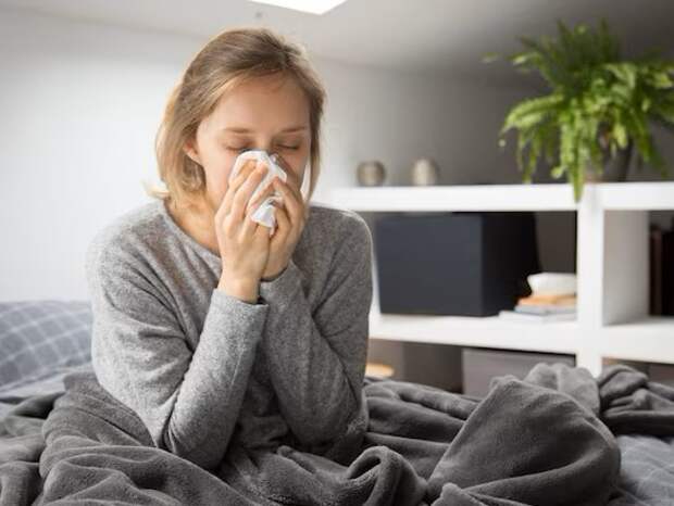 Ковид все еще с нами: что стоит знать о новых симптомах