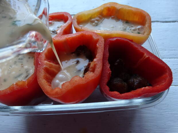 Перец фаршированный яичницей – обалденно вкусно, можно готовить хоть каждый день и деткам нравится, и муж уважает