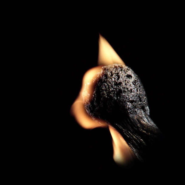Короткая, но красивая жизнь спичек глазами Станислава Аристова Burning matches 2 Короткая, но красивая жизнь спичек глазами Станислава Аристова