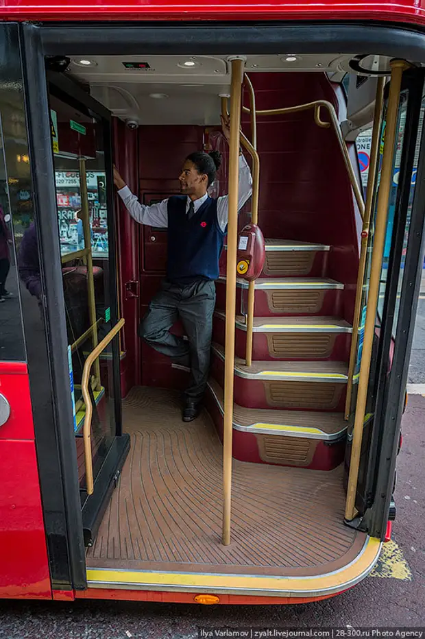 Автобус New Routemaster салон