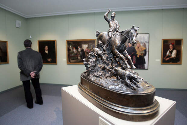 Сенатор Мурог: пенсионерам и студентам положены льготы на посещение музеев и театров