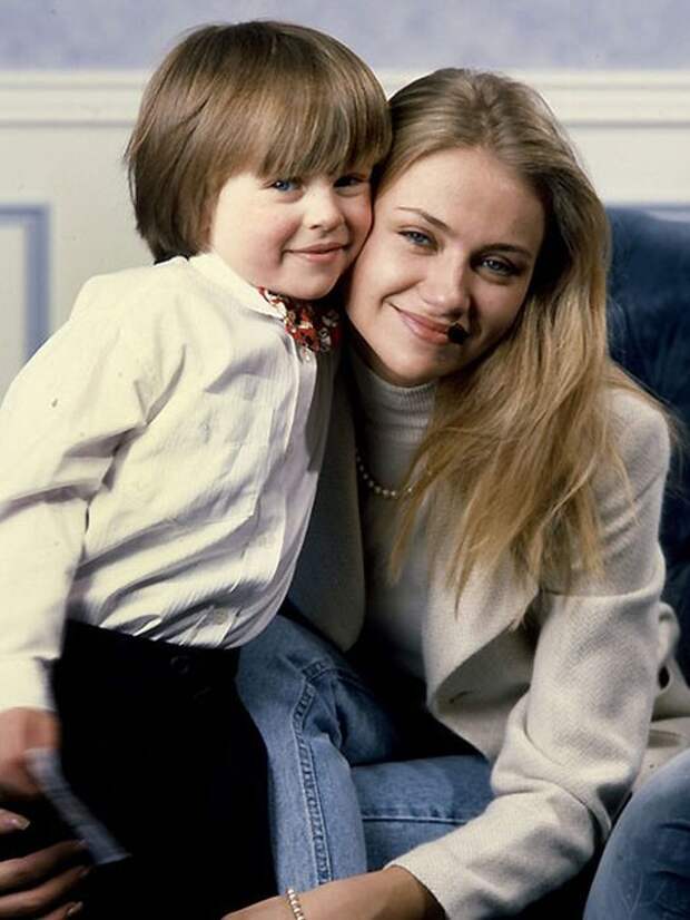 Мария Миронова с сыном Андреем. / Фото: www.tele.ru