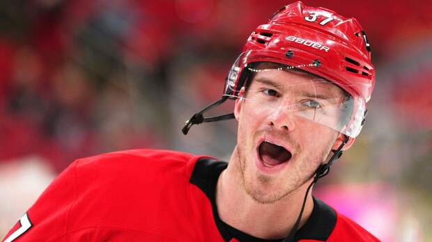 Голы Свечникова и Никишина помогли «Каролине» разгромить «Флориду», Бобровский пропустил 9 шайб