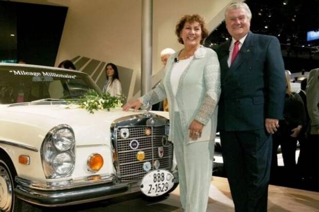 Джордж и Лузстелла Кошел и их Mercedes-Benz 280SE