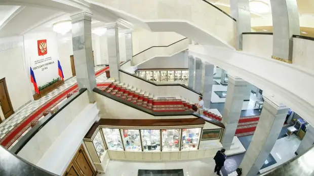 Госдума приняла закон о наказании за склонение к наркопотреблению