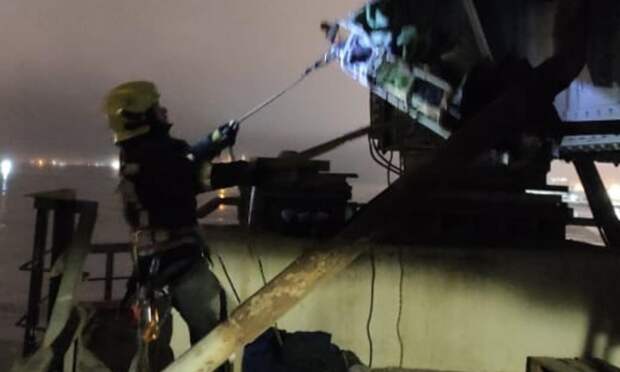 В Архангельске мужчина упал с моста, не заметив, что он разведён