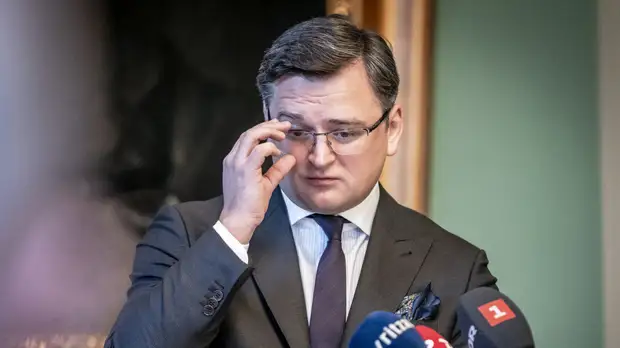 Кулеба рассказал, что обсудил с Бербок вопросы поставок оружия из Германии на Украину