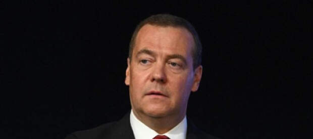 Медведев припугнул «Микрона» и европейских тупиц «Орешником»