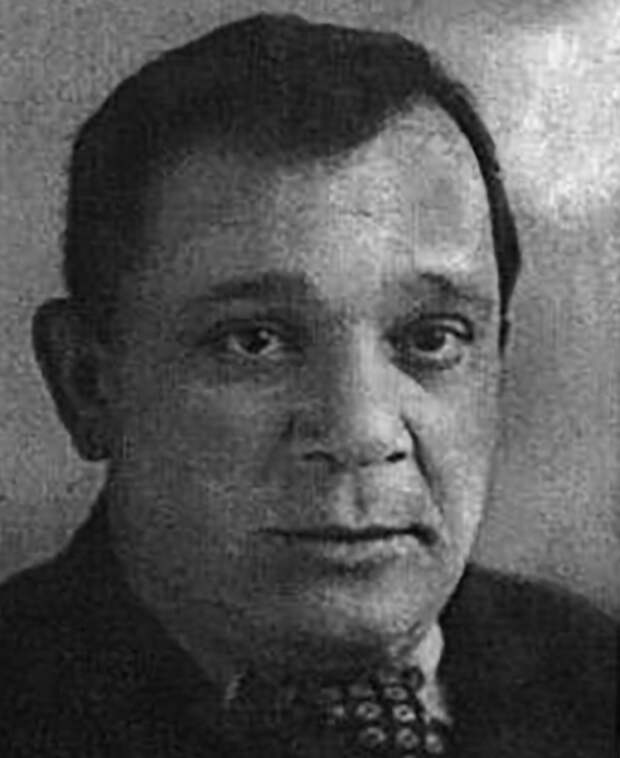 Александр Финкель. Фото из книги учеников «25 подъезд» (составители – М.И. Каганов, В.М. Конторович, Л.Г. Фризман)