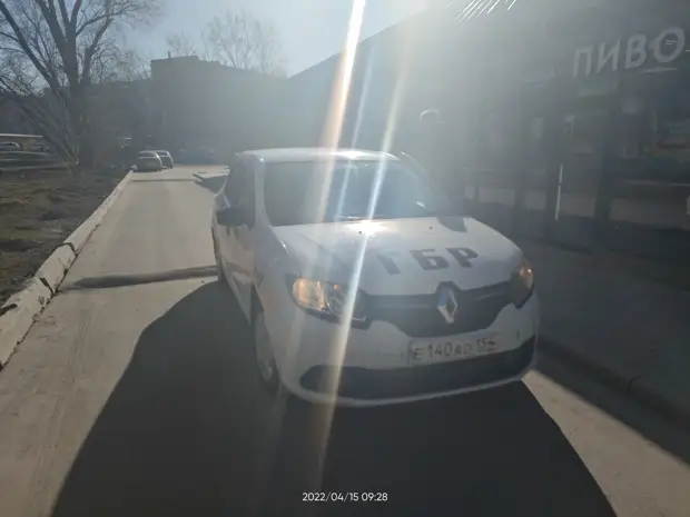 «Мужик, ты влетел на бапки». За что водителю «Лэнд Крузера» нацарапали на двери такую фразу