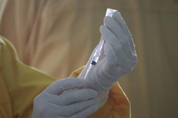 Клинические испытания новой противораковой вакцины начнутся в России к середине 2025 года