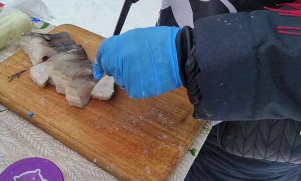 Архангельские шефы научили онежан готовить тельное и мармелад из брусники